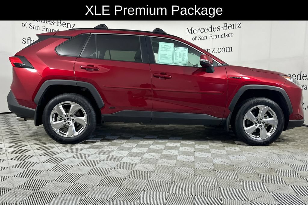 Used 2021 Toyota RAV4 XLE Premium AWD/4WD image 3