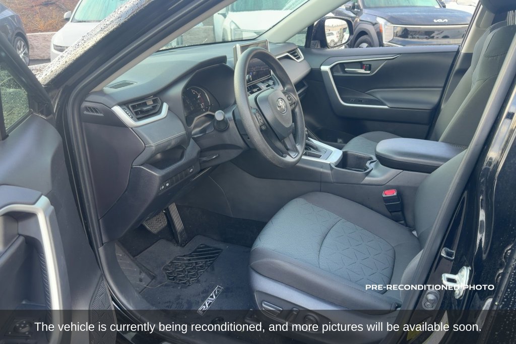 Used 2025 Toyota RAV4 XLE w/ Convenience Package FWD image 11