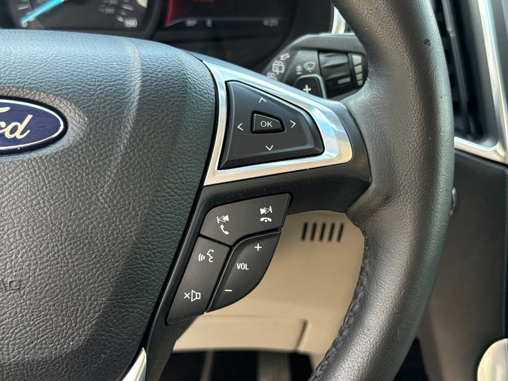 Used 2015 Ford Edge Titanium w/ Technology Package AWD/4WD image 16