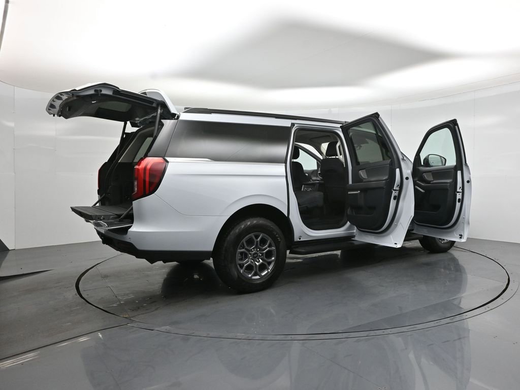 Used 2025 Ford Expedition Max Active RWD image 6