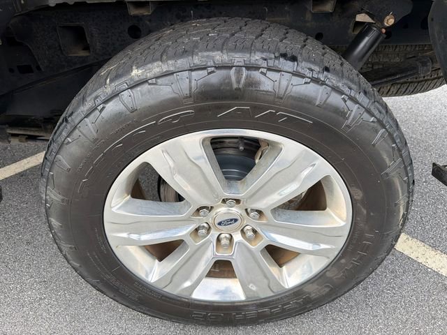 Used 2016 Ford F150 Platinum w/ Equipment Group 701A Luxury image 19