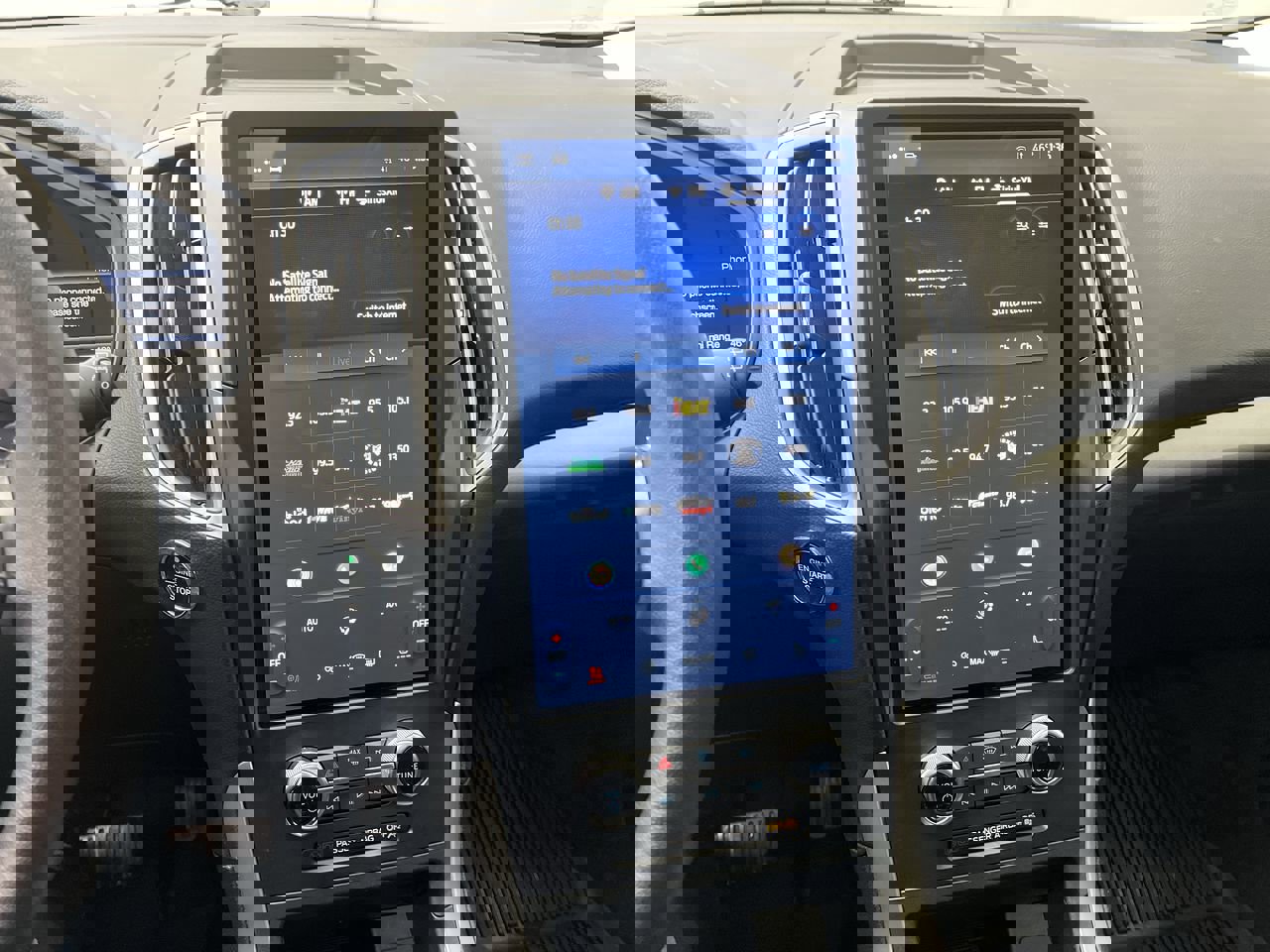 Used 2024 Ford Edge SEL w/ Convenience Package image 17