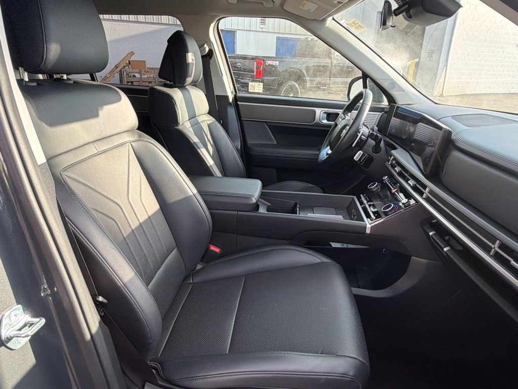 Used 2026 Hyundai Santa Fe SEL FWD image 40