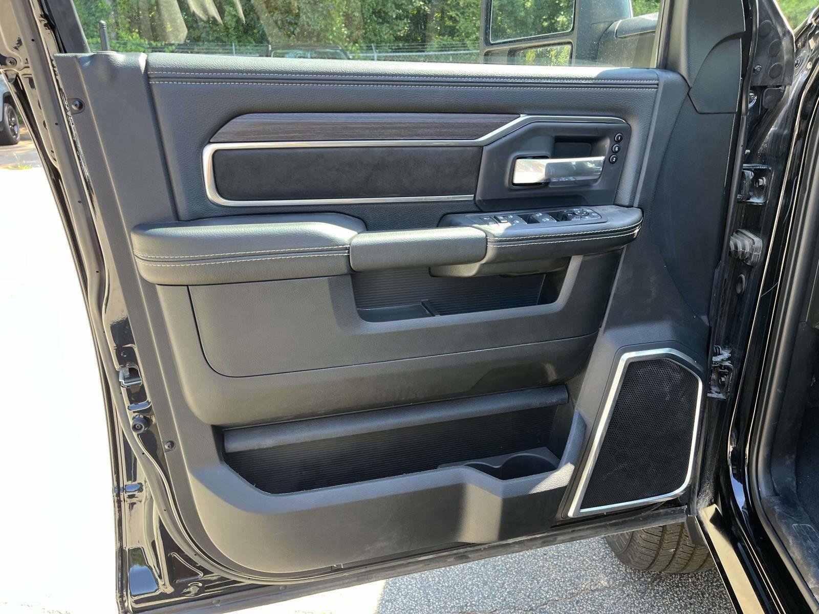 Used 2025 RAM 2500 Laramie image 6