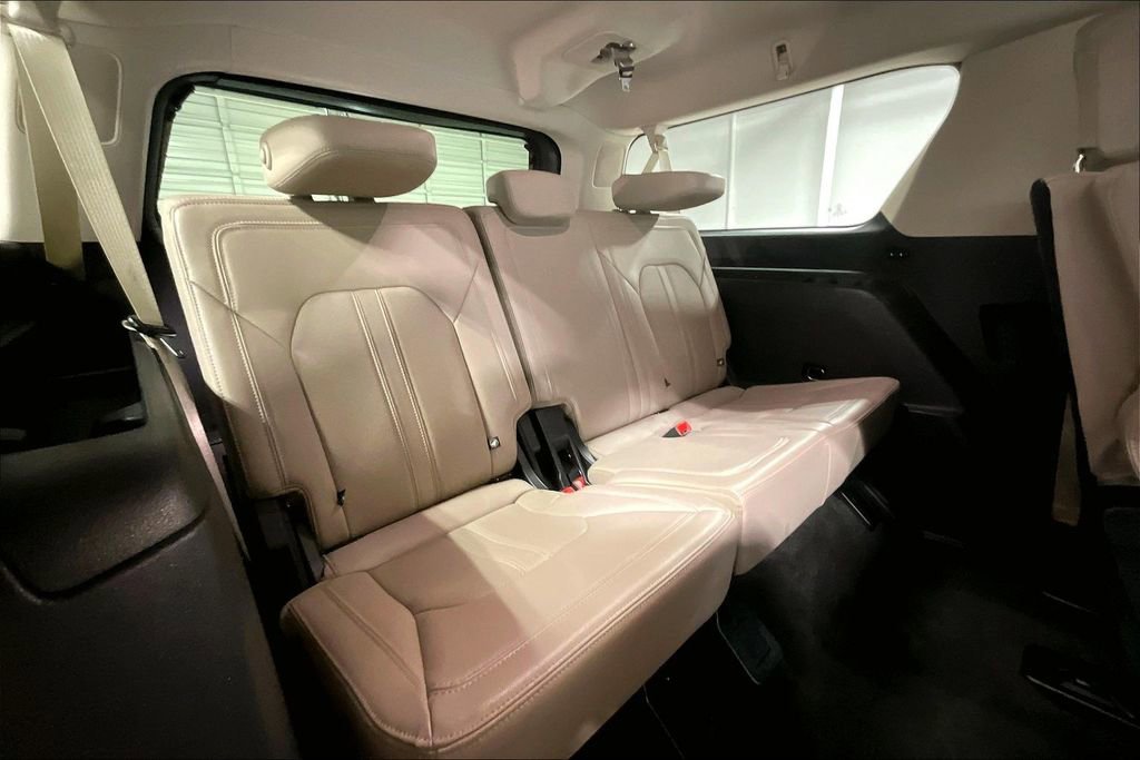 Used 2023 Ford Expedition Max Limited AWD/4WD image 37