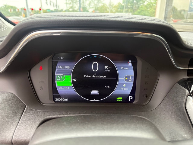 Used 2023 Chevrolet Bolt EUV LT FWD image 23