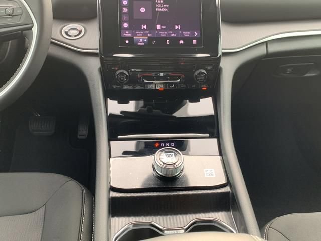 Used 2025 Jeep Grand Cherokee L Laredo AWD/4WD image 26