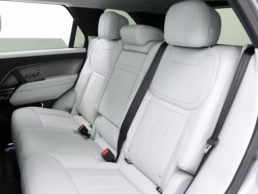 Used 2023 Land Rover Range Rover Sport SE image 35