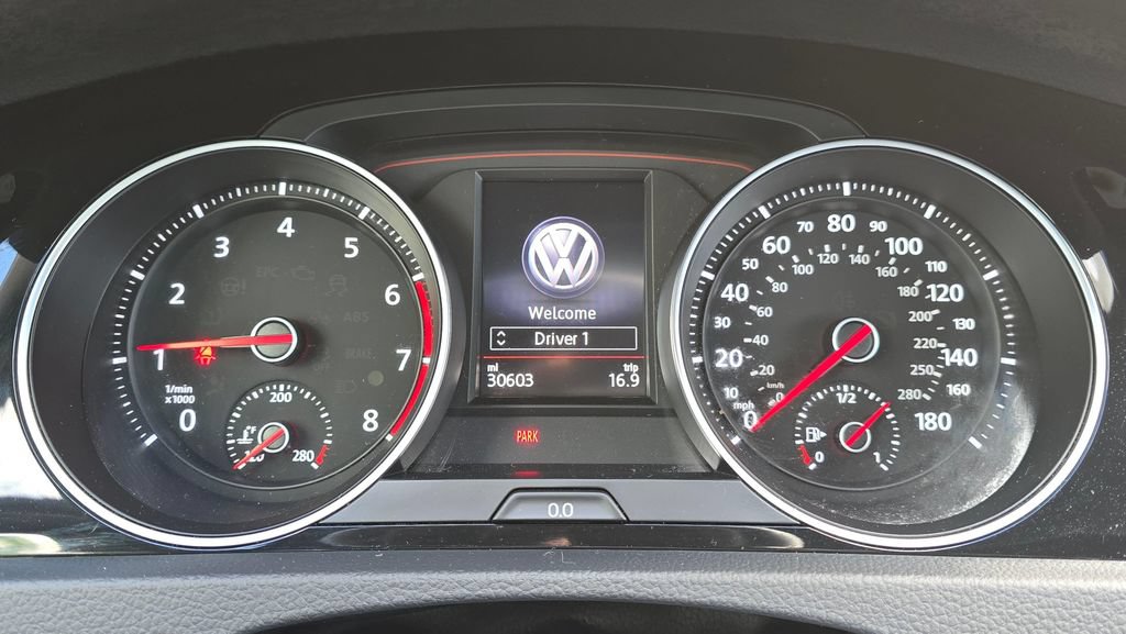 Used 2018 Volkswagen Golf 4-Door FWD image 64