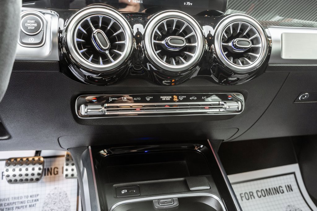 Used 2023 Mercedes-Benz GLB 35 AMG GLB 35 AMGﾮ w/ Premium Package image 8
