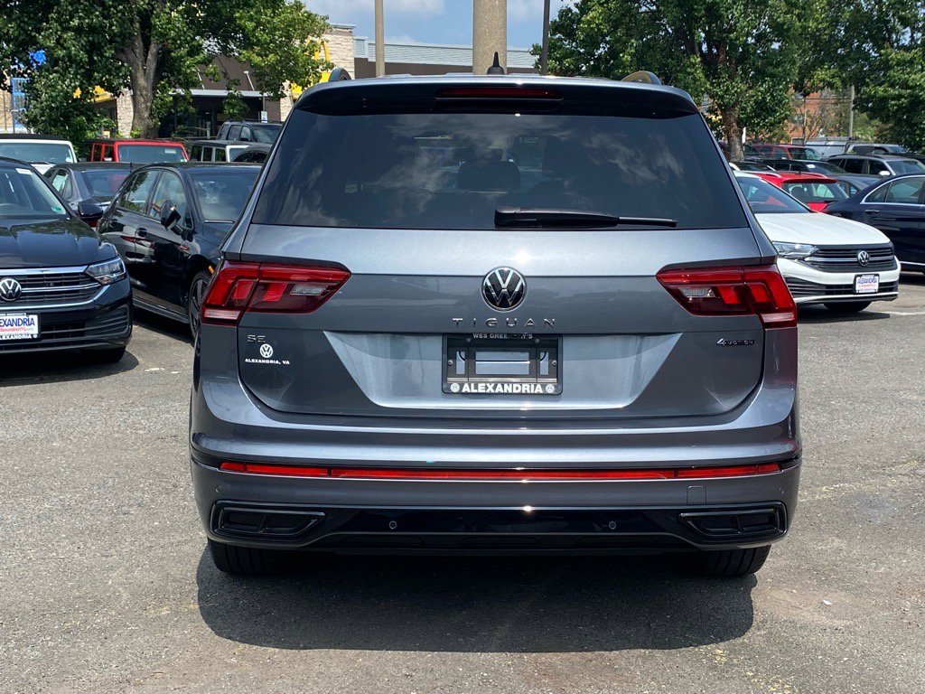Used 2022 Volkswagen Tiguan SE R-Line image 4
