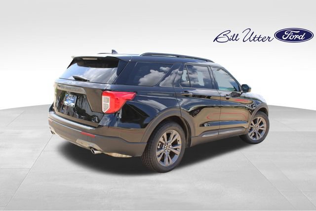 Used 2023 Ford Explorer XLT w/ Equipment Group 202A RWD image 5