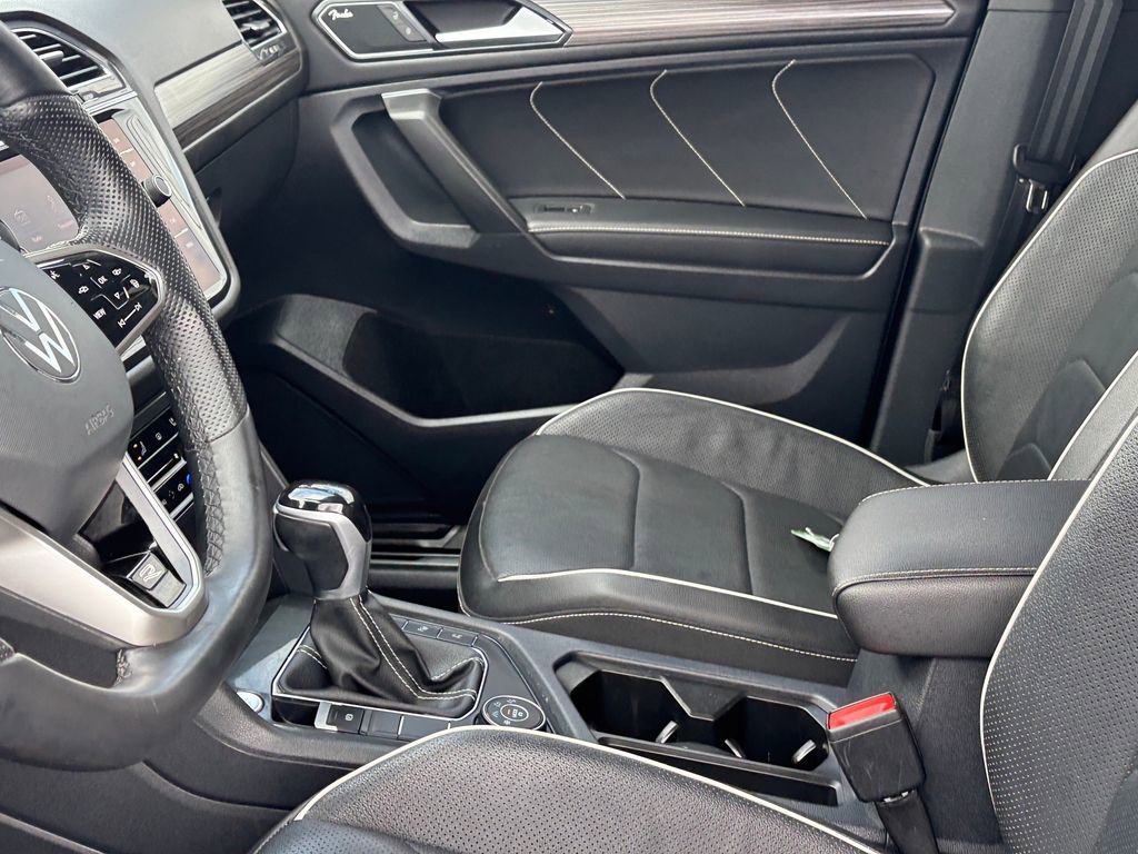 Used 2022 Volkswagen Tiguan SEL R-Line image 10
