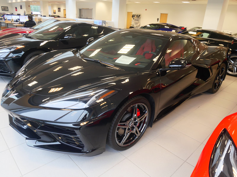 Used 2024 Chevrolet Corvette Stingray Preferred Conv w/ Chrome Exterior Badge Package RWD image 2