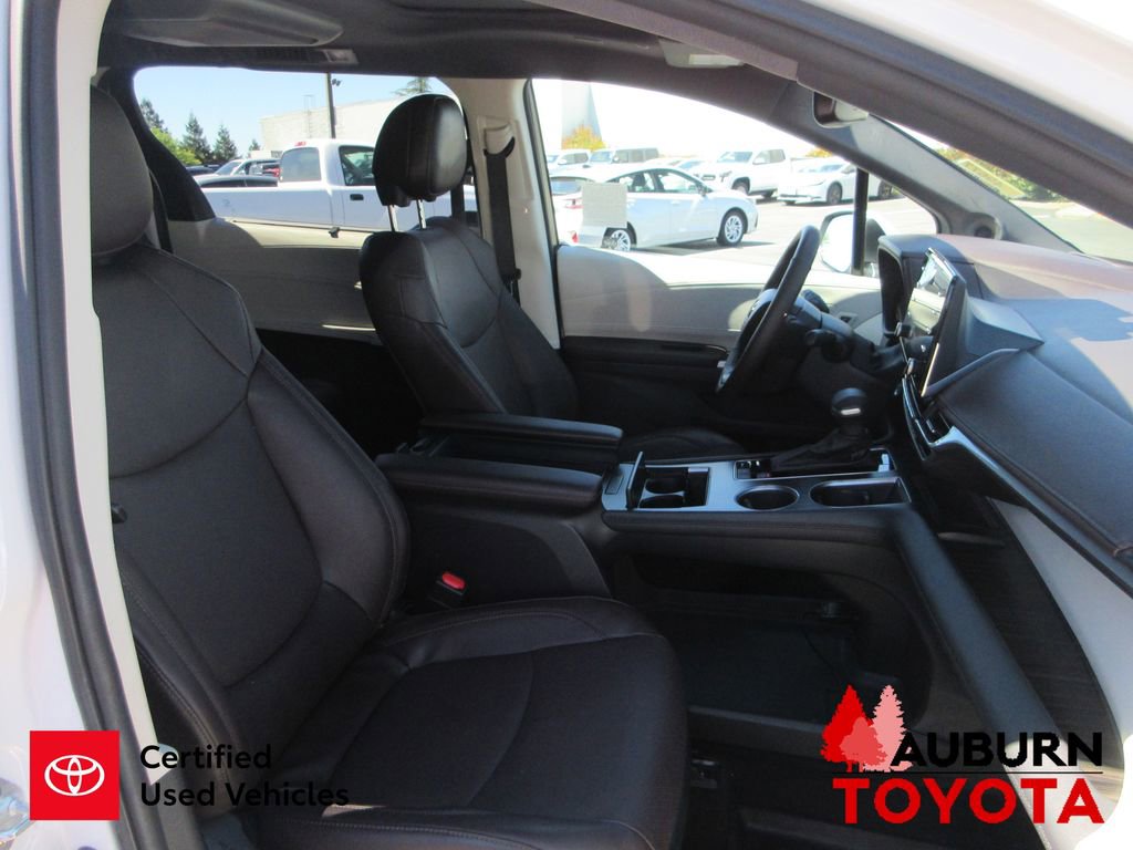 Certified 2023 Toyota Sienna Platinum image 14