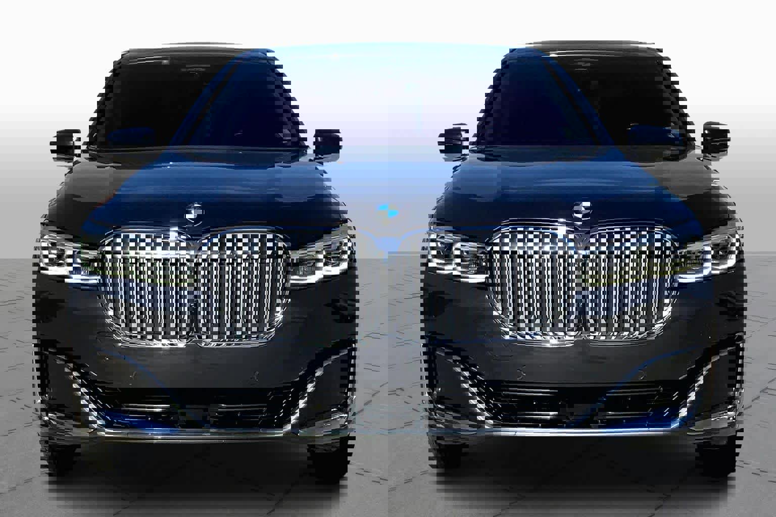 Used 2021 BMW 750i xDrive w/ Luxury Rear Seating Package image 2