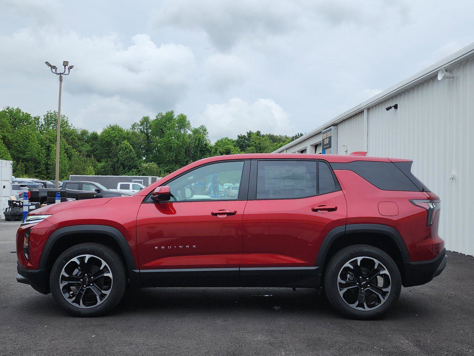 New 2026 Chevrolet Equinox LT AWD/4WD image 2