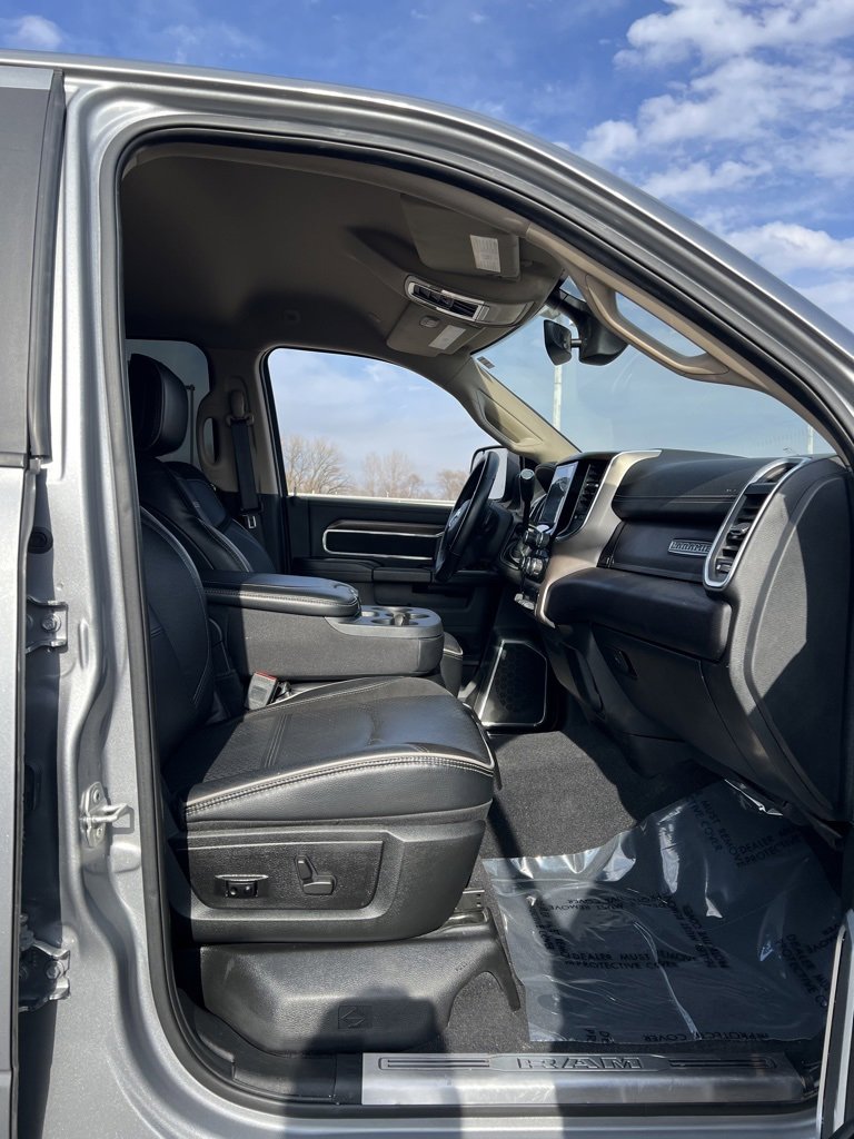 Used 2022 RAM 2500 Laramie w/ Body Color Bumper Group image 28