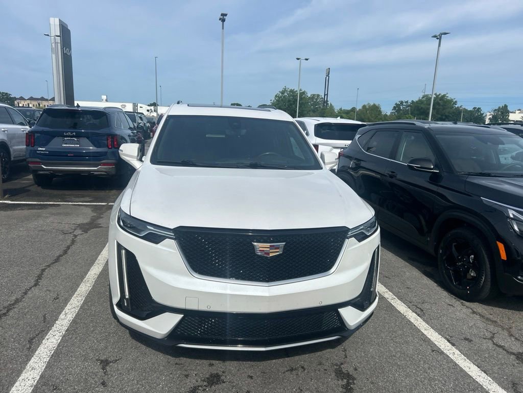 Used 2020 Cadillac XT6 Sport AWD/4WD image 2