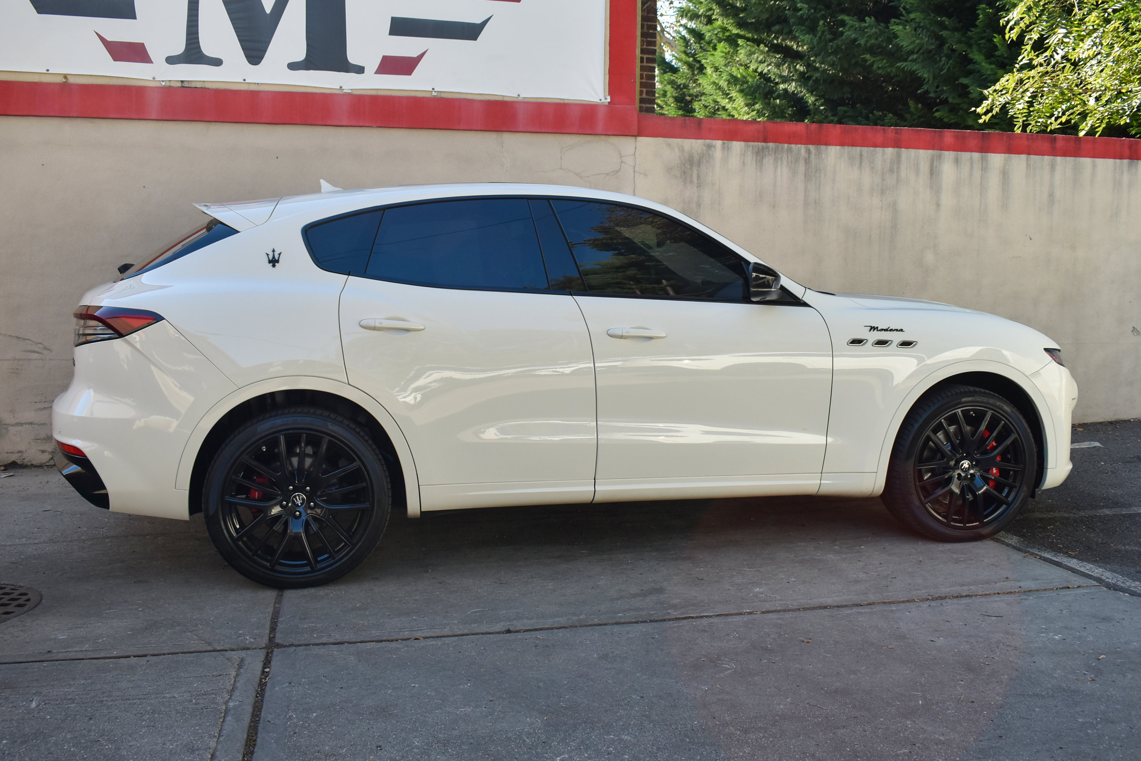 Used 2023 Maserati Levante Modena AWD/4WD image 10