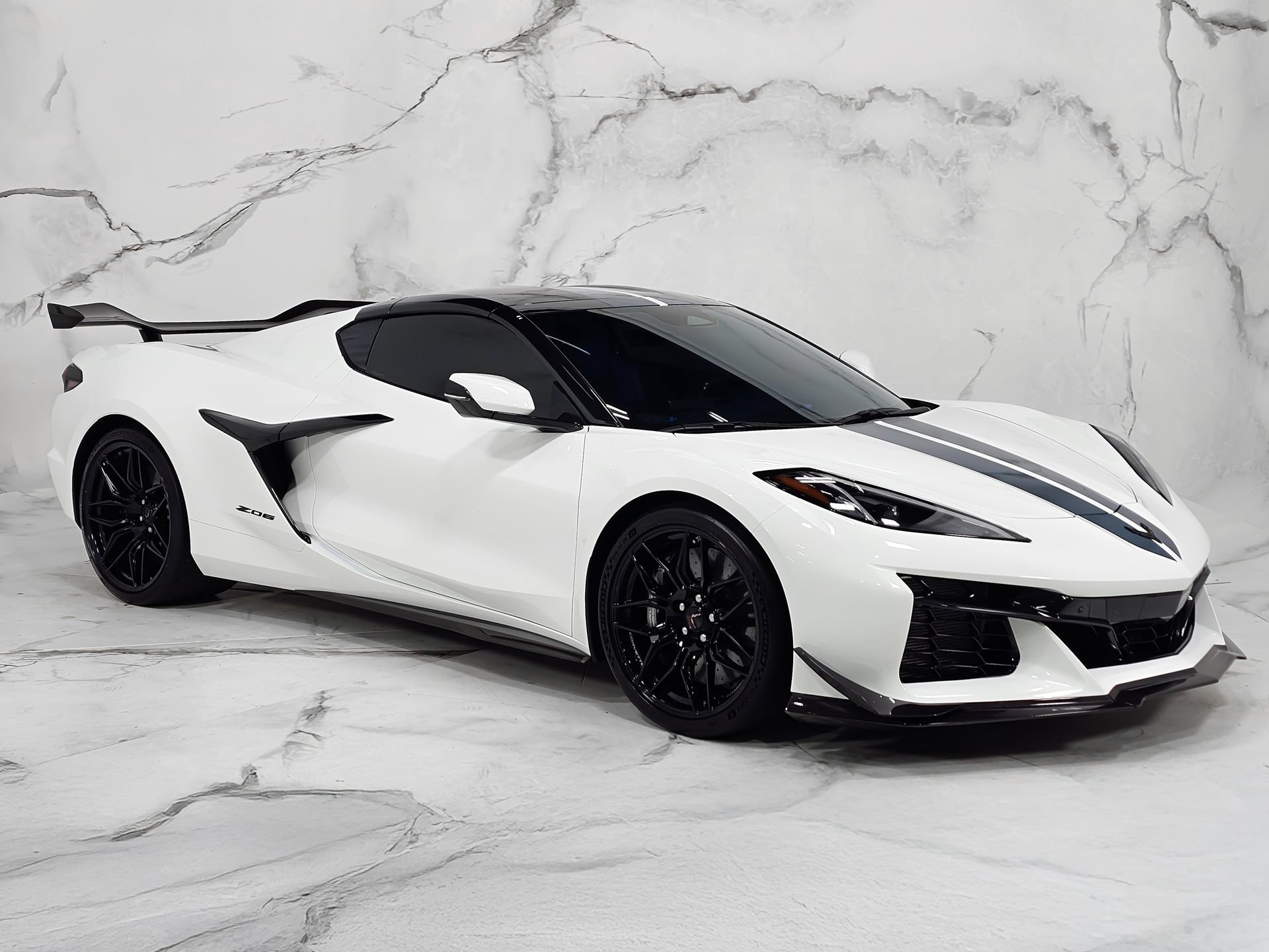 Used 2025 Chevrolet Corvette Z06 w/ Z07 Performance Package RWD image 7