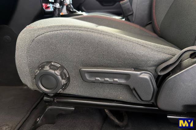 Used 2026 Jeep Wrangler Unlimited Rubicon AWD/4WD image 13