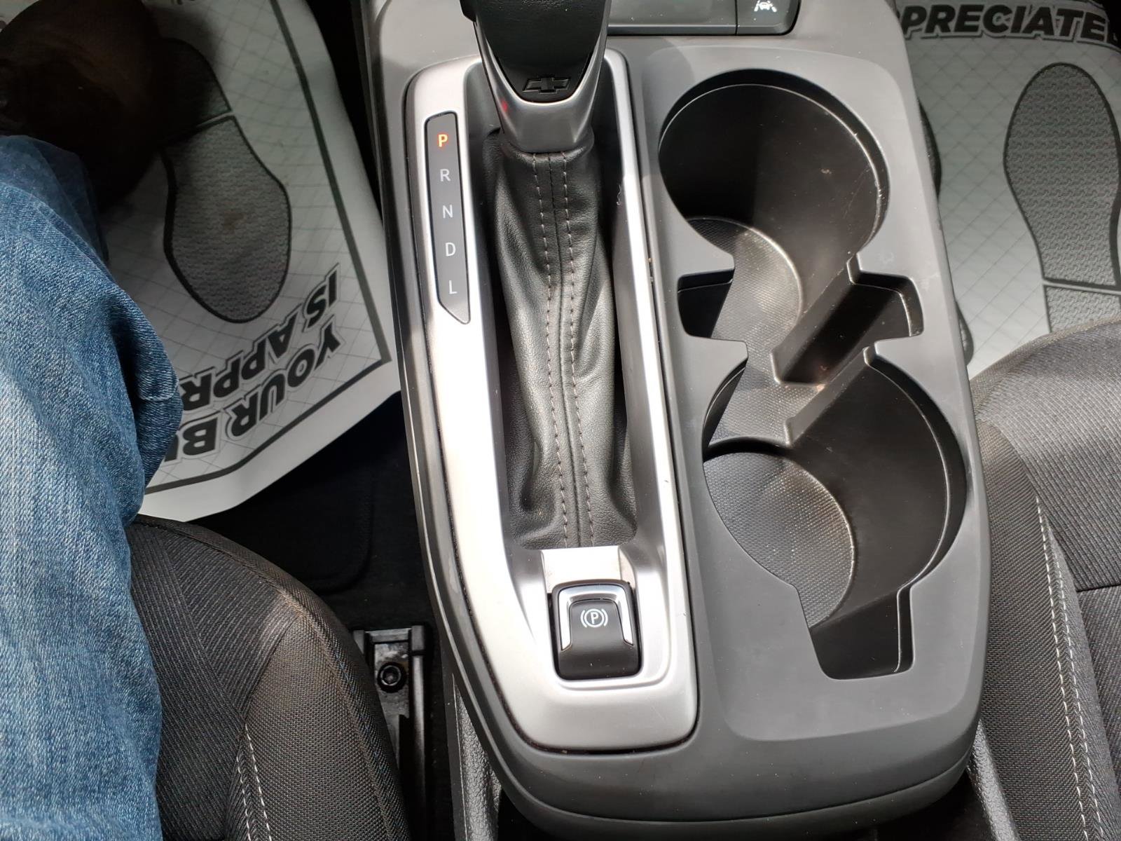 Used 2025 Chevrolet Trax LS w/ LS Convenience Package image 13