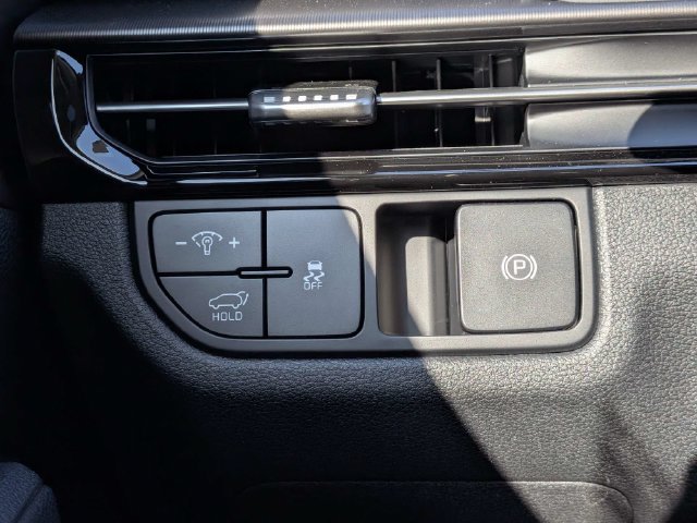 Used 2026 Kia Sportage EX FWD image 21