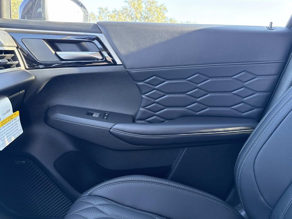 New 2025 Mitsubishi Outlander SEL image 26