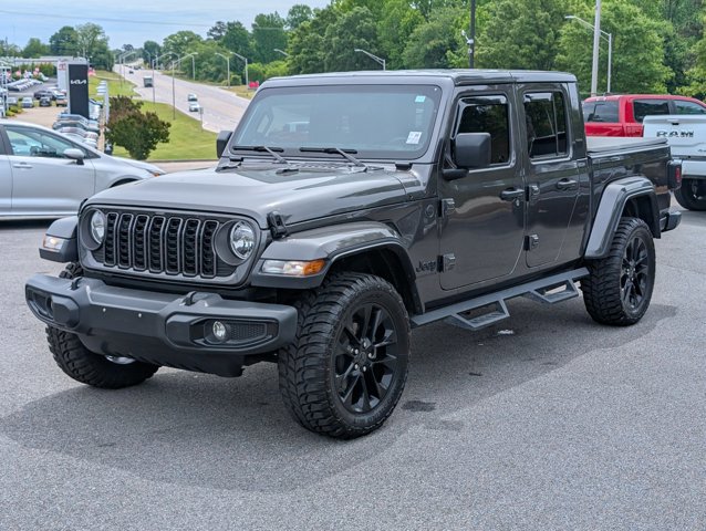 Used 2024 Jeep Gladiator Sport AWD/4WD image 1