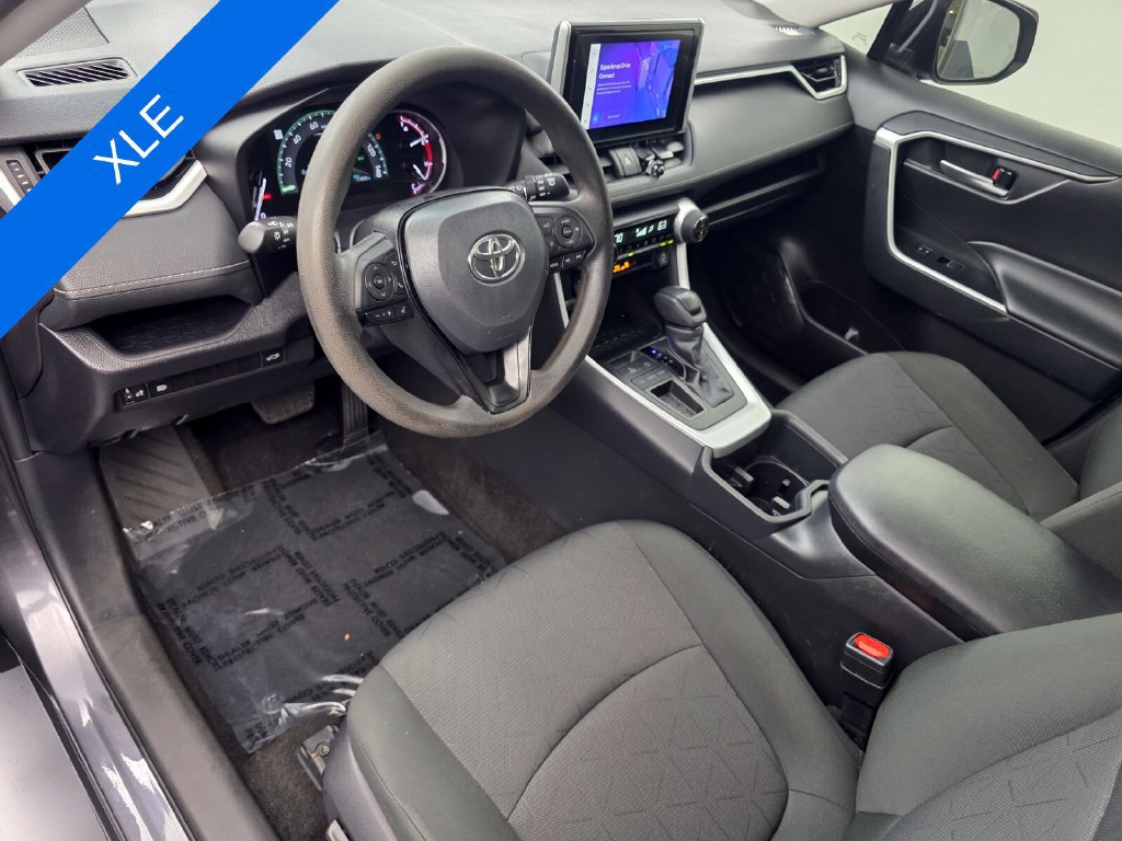 Used 2025 Toyota RAV4 XLE w/ Convenience Package FWD image 10
