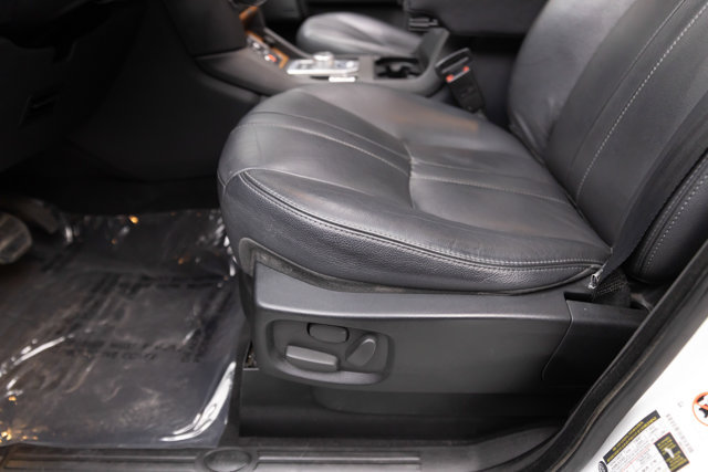 Used 2016 Land Rover LR4 HSE AWD/4WD image 45