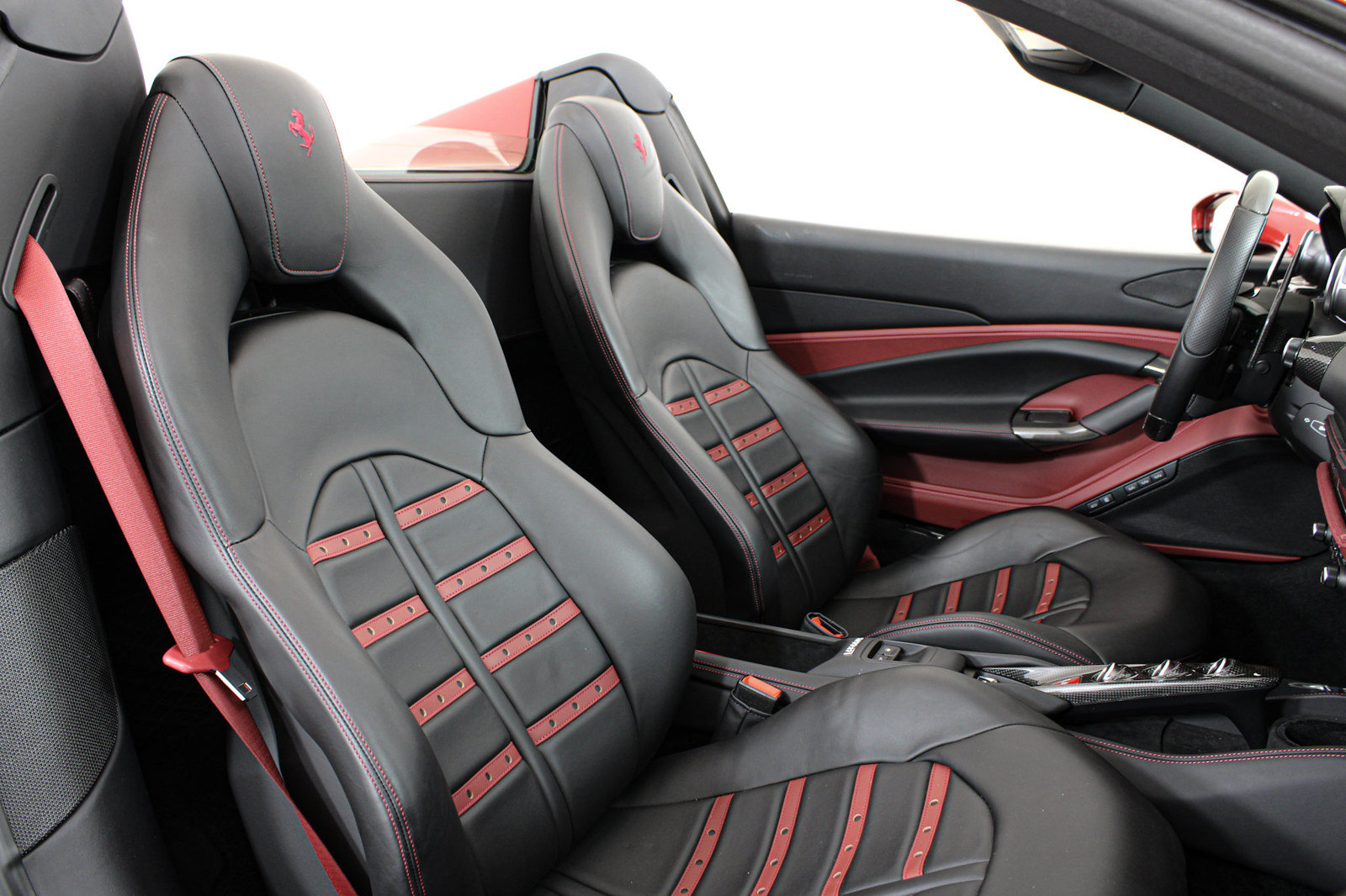 Certified 2023 Ferrari F8 Tributo RWD image 36