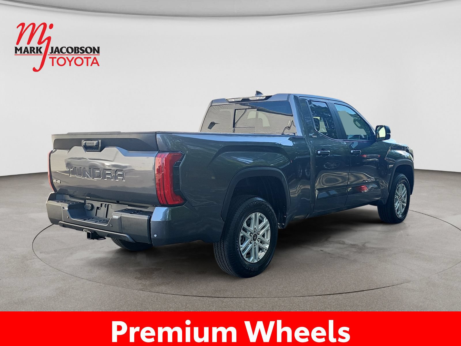 Used 2024 Toyota Tundra SR5 w/ SR5 Premium Package AWD/4WD image 10