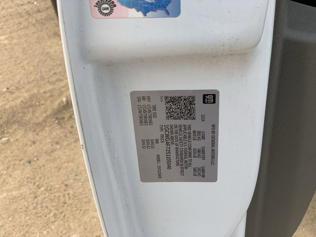 New 2025 Chevrolet Express 2500 w/ Driver Convenience Package image 32