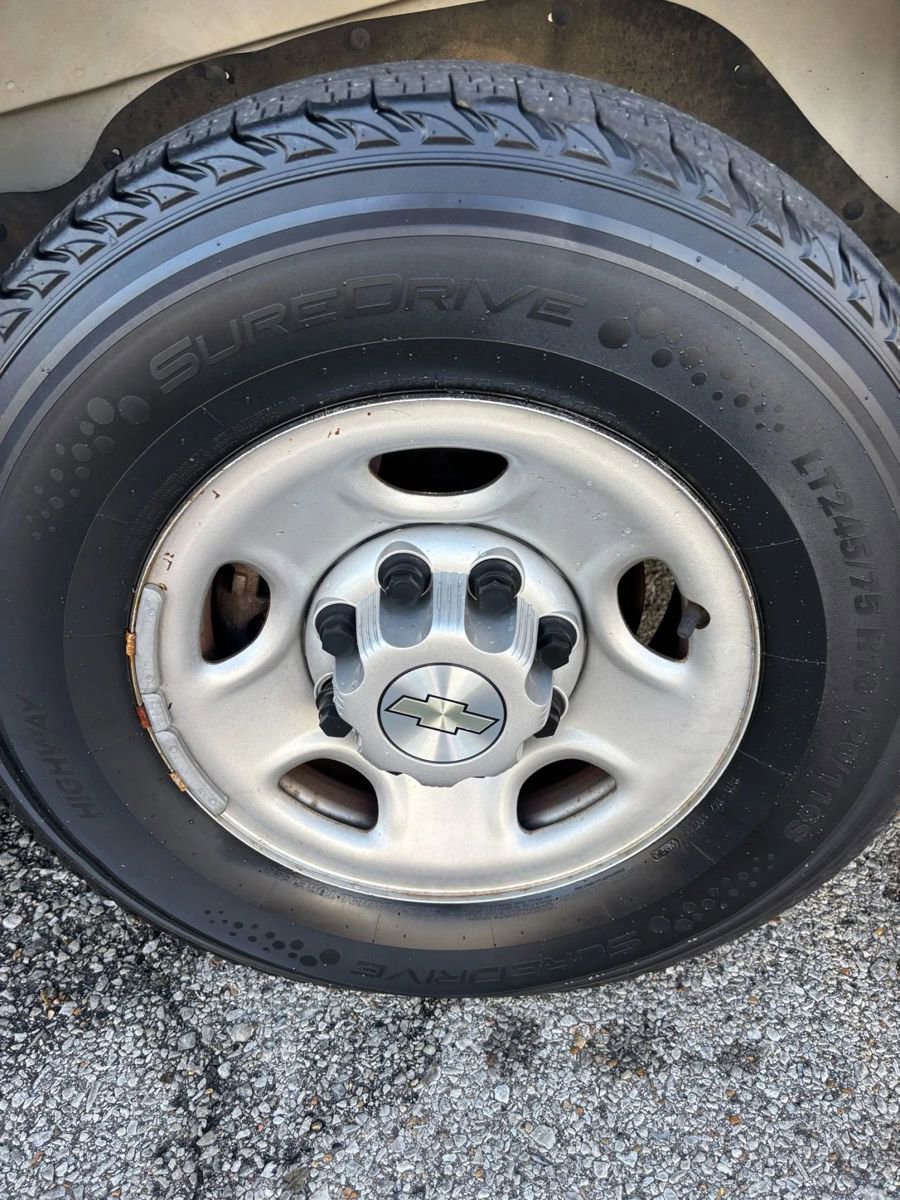 Used 2021 Chevrolet Express 2500 w/ Driver Convenience Package image 24