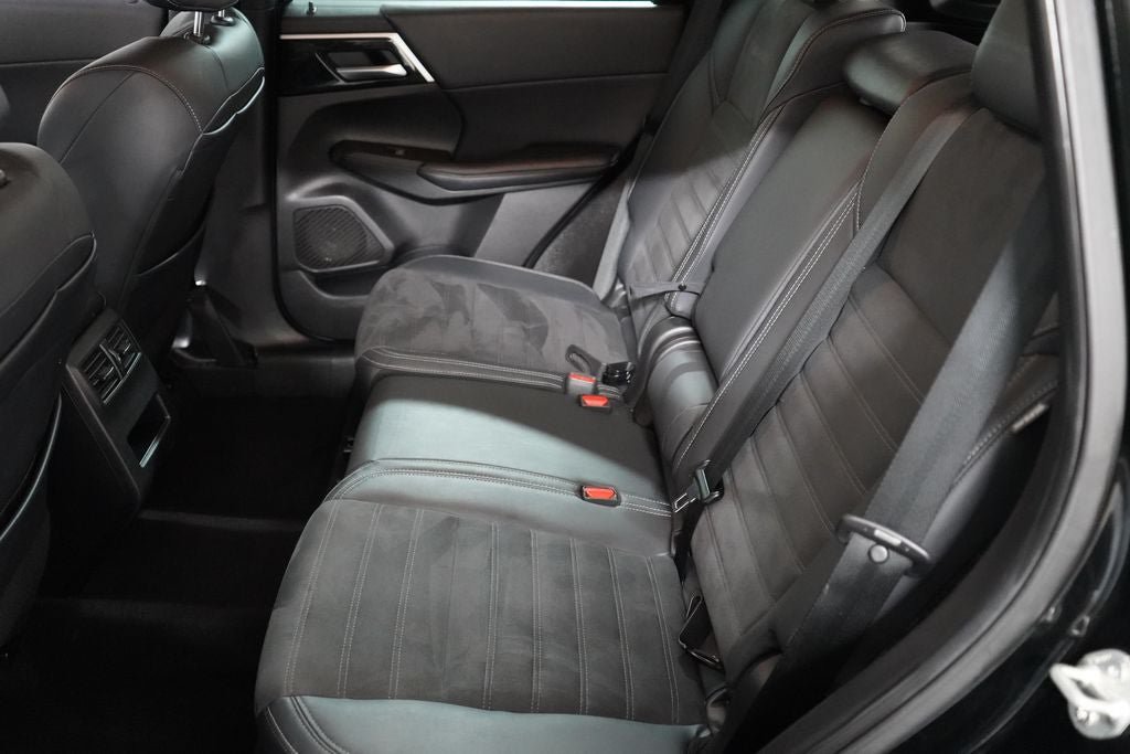 Used 2023 Mitsubishi Outlander SE FWD image 27