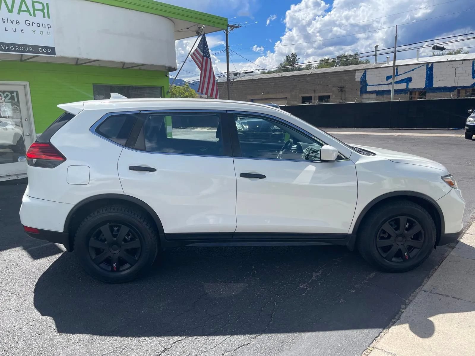Used 2017 Nissan Rogue S AWD/4WD image 9