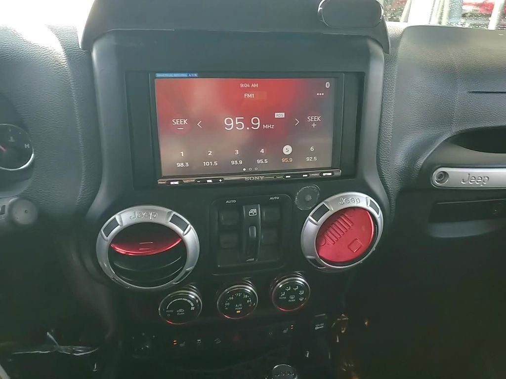 Used 2015 Jeep Wrangler Unlimited Sahara w/ Connectivity Group image 19