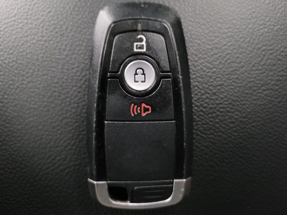 Used 2023 Ford Edge SEL image 32