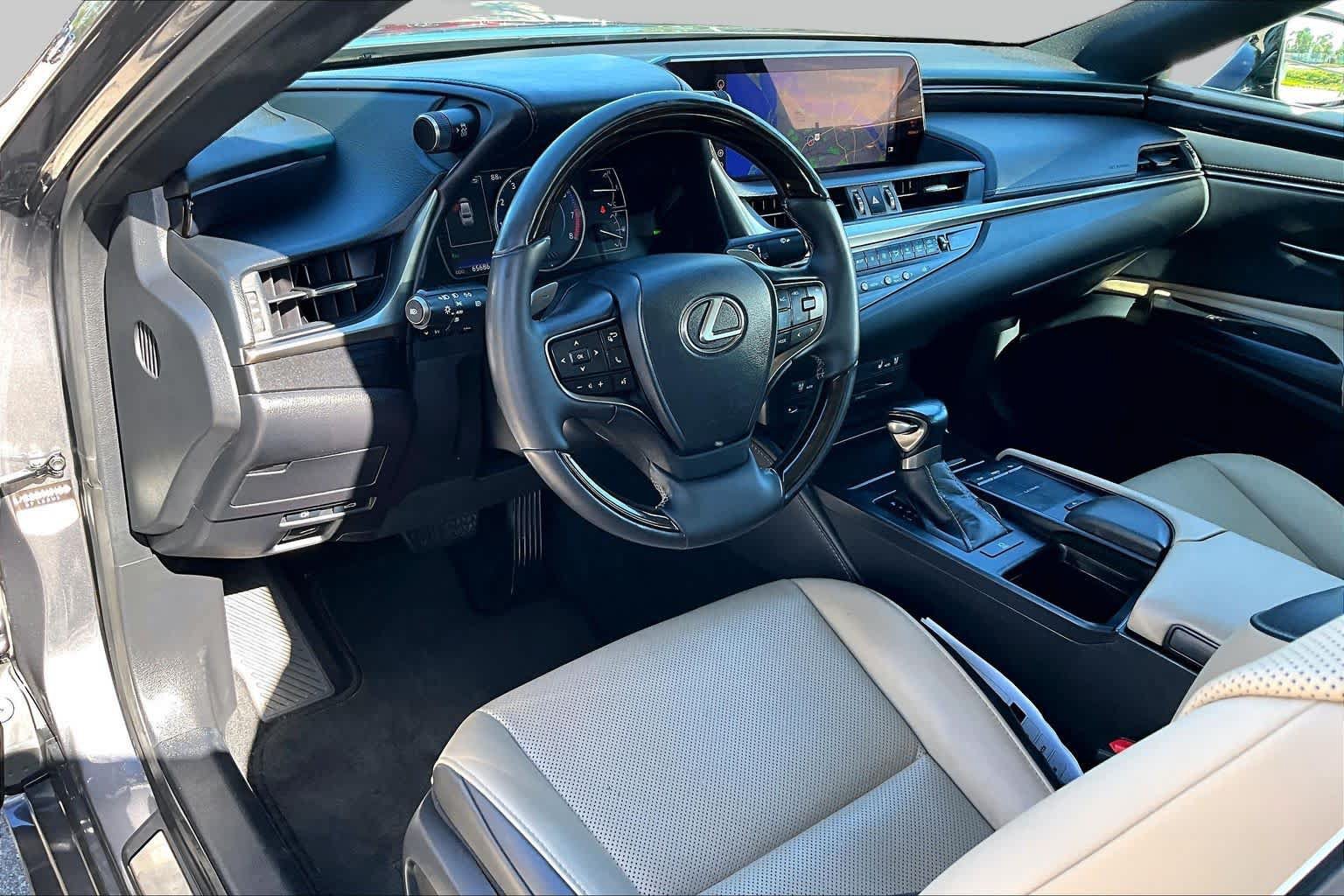 Used 2021 Lexus ES 350 w/ Premium Package FWD image 18