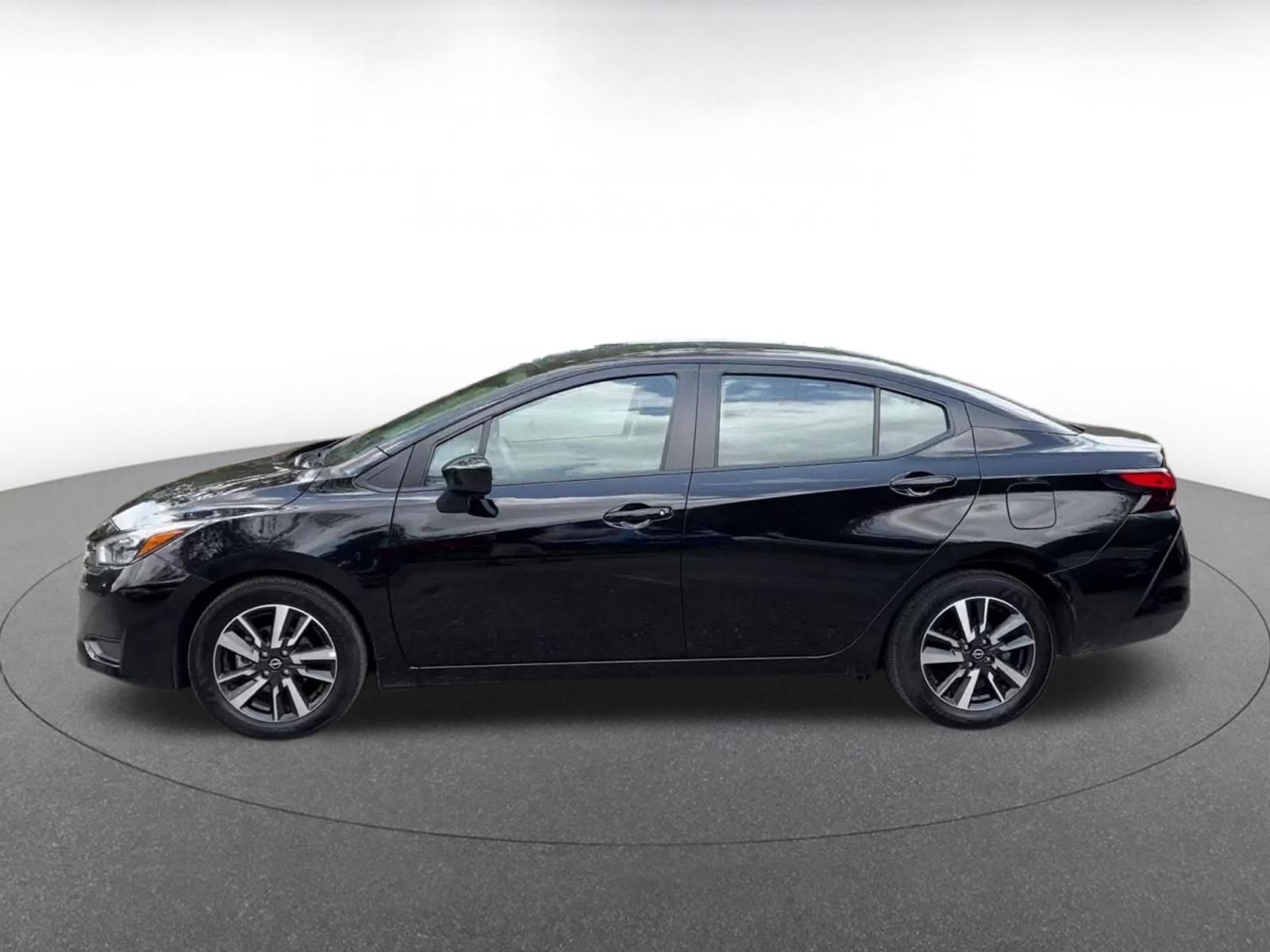 Used 2025 Nissan Versa SV FWD image 8