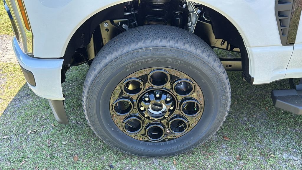 New 2025 Ford F350 Lariat w/ Lariat Ultimate Package image 39