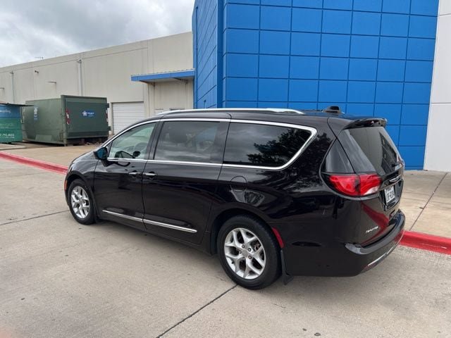 Used 2019 Chrysler Pacifica Touring-L Plus w/ Advanced Safetytec Group image 8