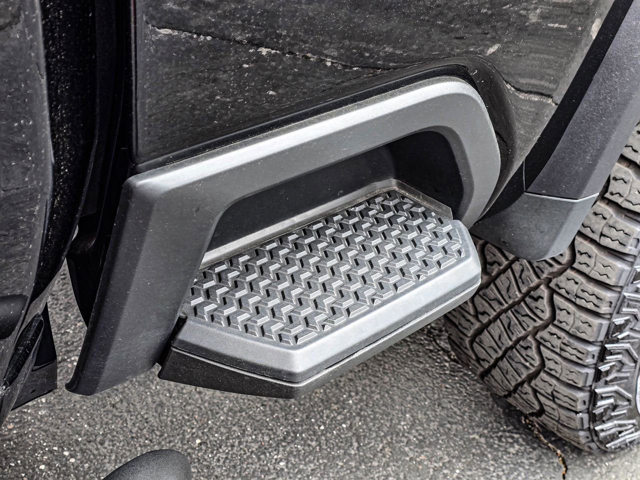 Used 2026 Chevrolet Silverado 2500 ZR2 image 10