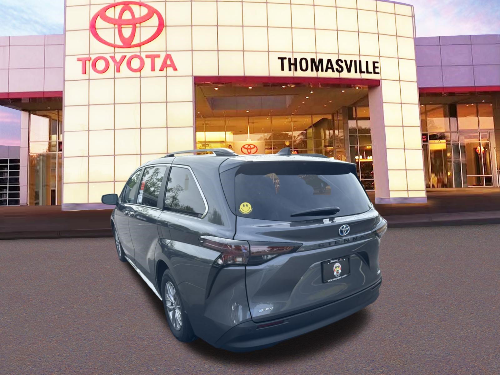 New 2025 Toyota Sienna XLE FWD image 8