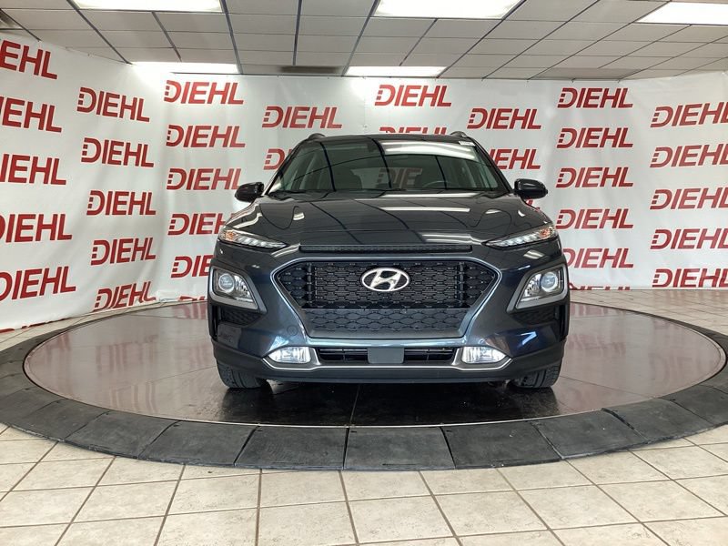 Used 2018 Hyundai Kona SEL w/ SEL Tech Package 02 FWD image 2