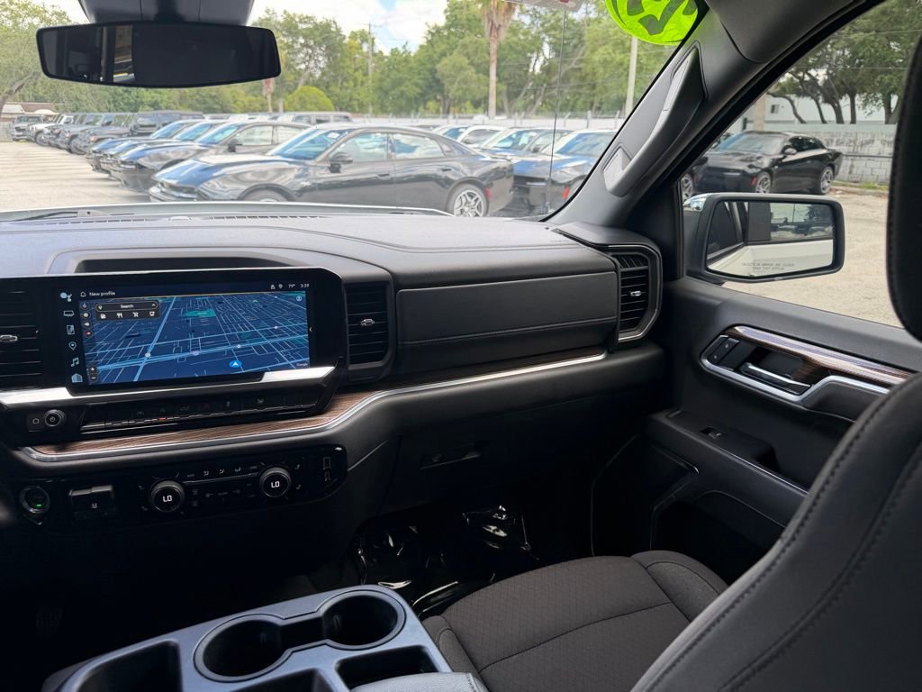 Used 2025 Chevrolet Silverado 1500 LT AWD/4WD image 35