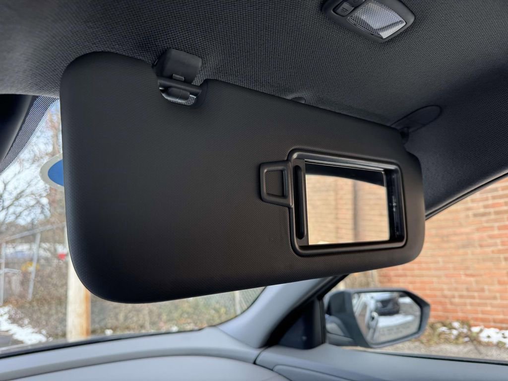 Certified 2025 Hyundai Elantra Sport image 33