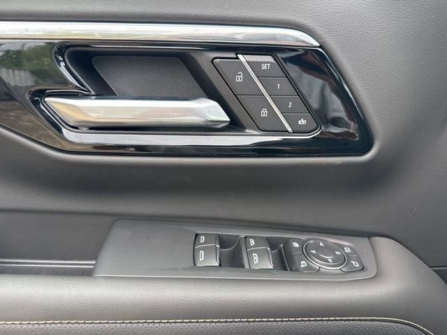 New 2025 Chevrolet Suburban Premier image 35